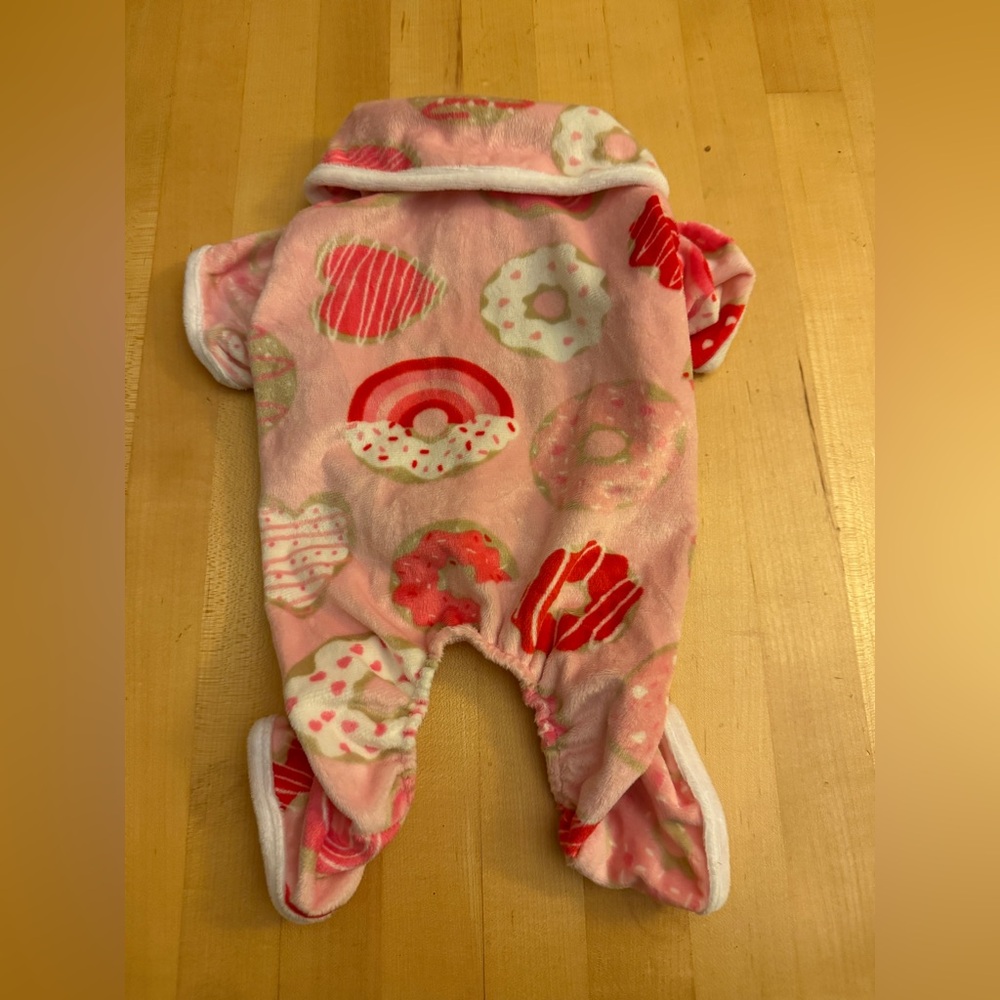Doughnuts and Hearts 💕 🍩 Valentine theme pet pajamas by Berkshire XS Donuts 🐶🐈